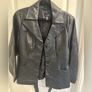 Women’s Vintage East 5th Genuine Leather Jacket Black with belt size Petite XL